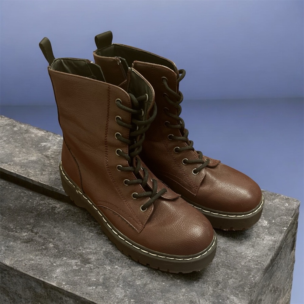 Sincerely Jules Boots size 8